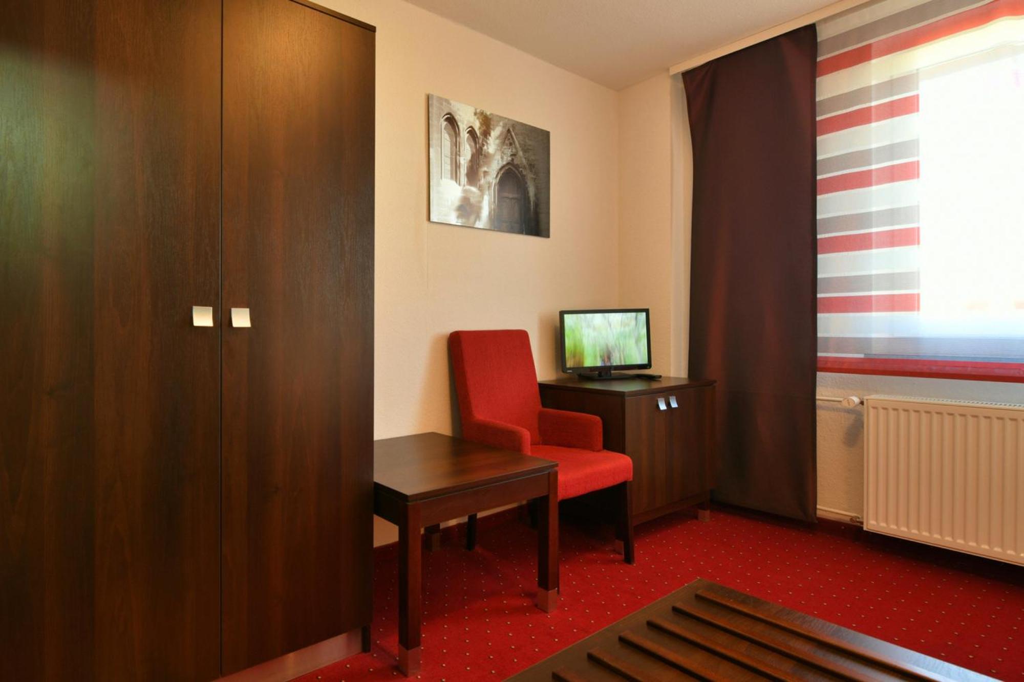 Skyhotel Мерзебурґ Номер фото